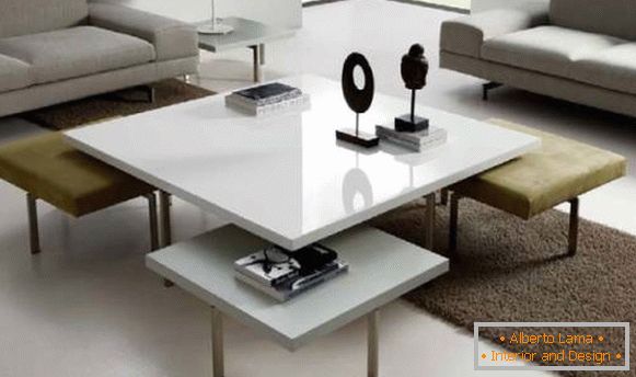 Набір меблів: столик і стільці