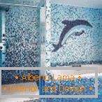 Дельфін з мозаїки на стіні ванної