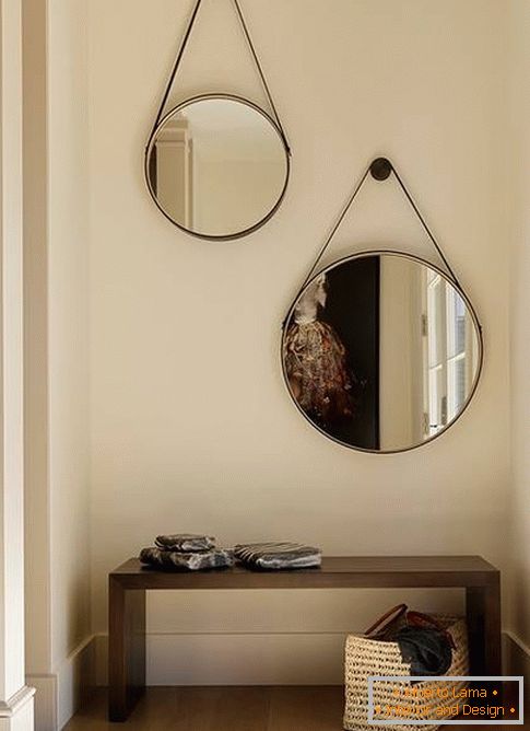 Круглі дзеркала в передпокій - фото дизайн в сучасному стилі