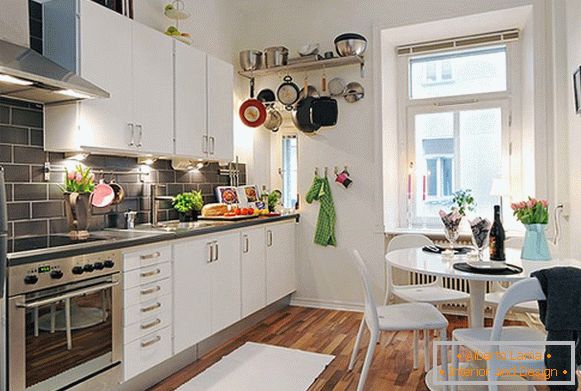 Кухня невеликої квартири в Швеції