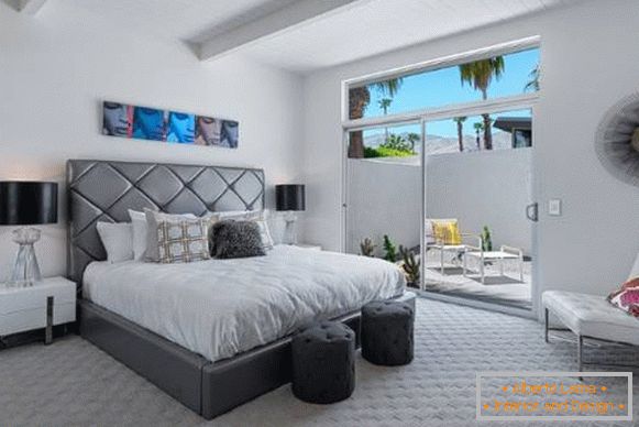 Класична ліжко з м'яким узголів'ям в стилі luxury