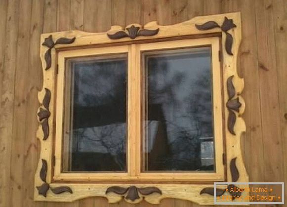 наличники на вікна в дерев'яному будинку