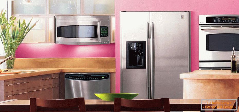 Рожевий колір в оформленні кухні