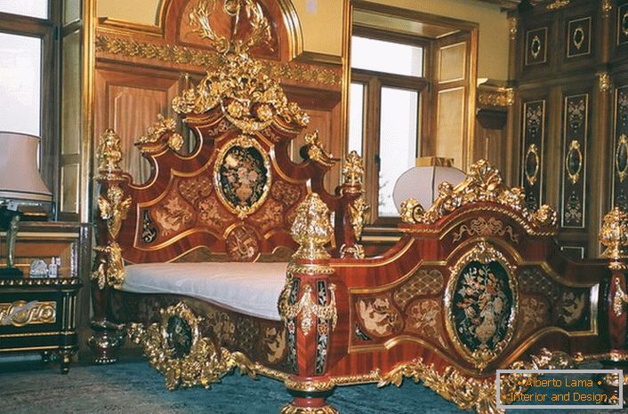 Золотой декор мебели