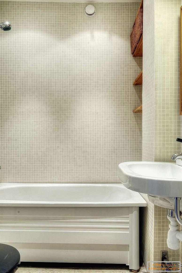 Стильна ванна малогабаритної квартири в Швеції