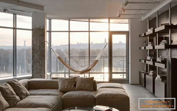 Класичне вікно в квартирі - фото дизайну вітальні