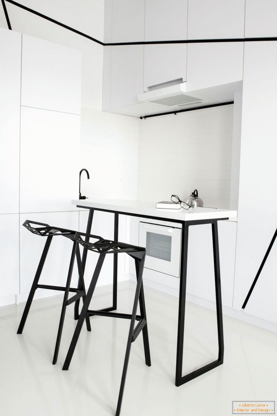 Дизайн кухонної зони в інтер'єрі квартири-студії Peter's Flat