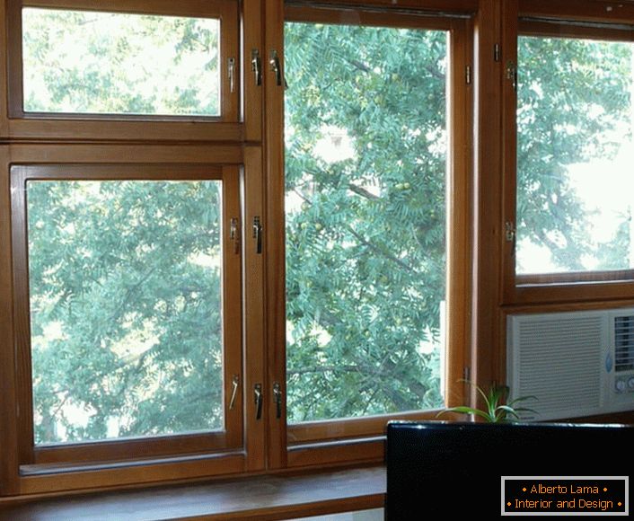 Дерев'яні вікна з клеєного бруса