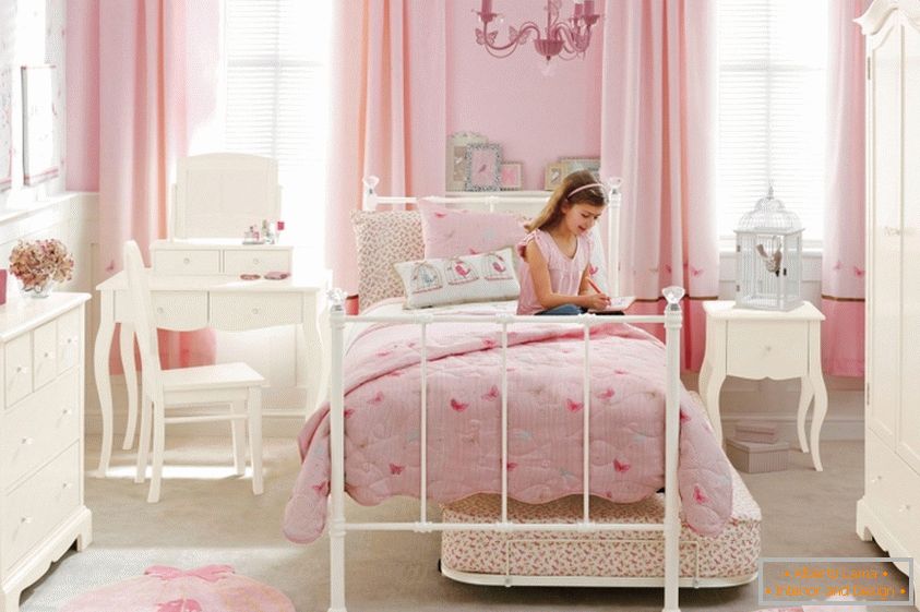 Дизайн дитячої кімнати в рожевих тонах