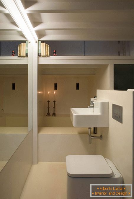 Інтер'єр ванної в дуже маленькій квартирі