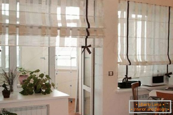 римські штори на кухні на балконні двері, фото 21