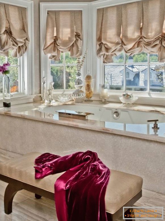 Римські штори на фото ванної кімнати