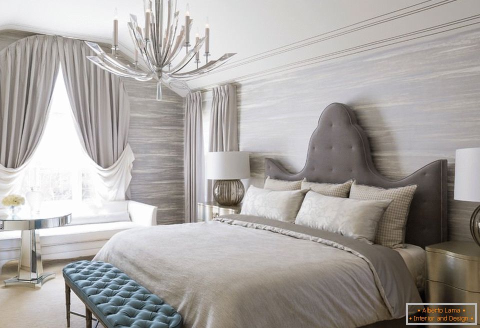 Розкішний декор спальні сірим текстилем