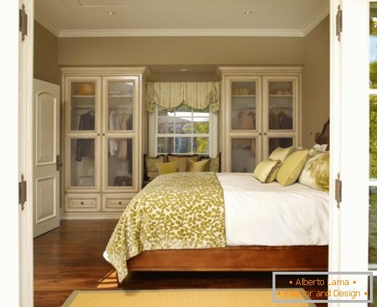 Красиві шафи для спальні