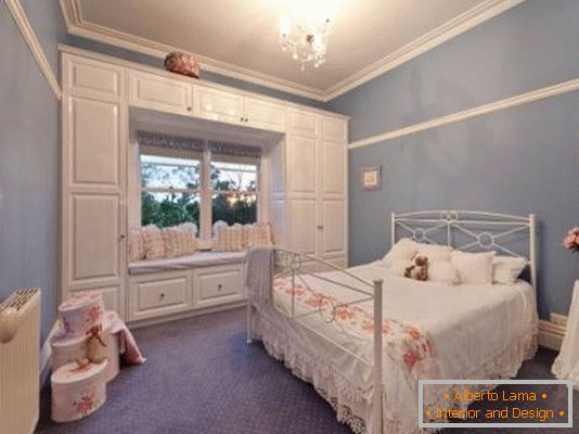 Меблі і декор для спальні в стилі прованс