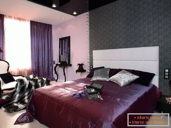 Фіолетова спальня з темно-сірим натяжною стелею