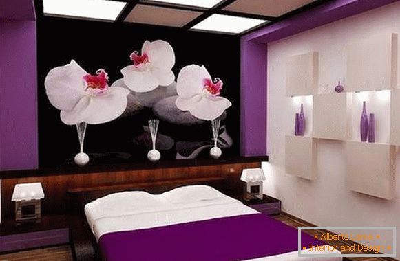 Яскраво-фіолетовий колір і фотошпалери в дизайні спальні