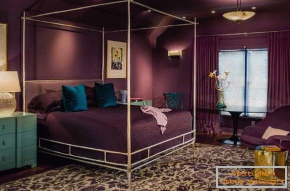 Дизайн спальні в фіолетових тонах - фото з яскравим декором