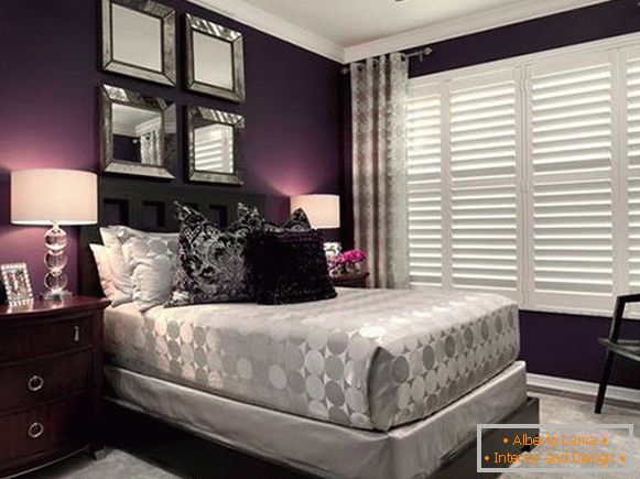 Поєднання фіолетового з сріблястими тонами в спальні