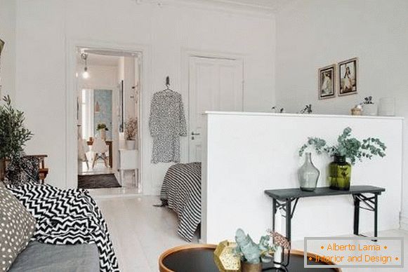 Перегородка між вітальнею і спальнею в квартирі в скандинавському стилі