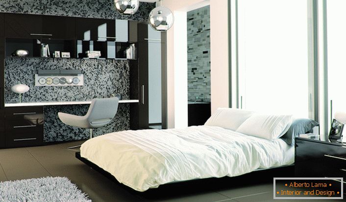 В оформленні спальної кімнати меблі з глянсовою поверхнею вдало поєднується з матовими стінами.