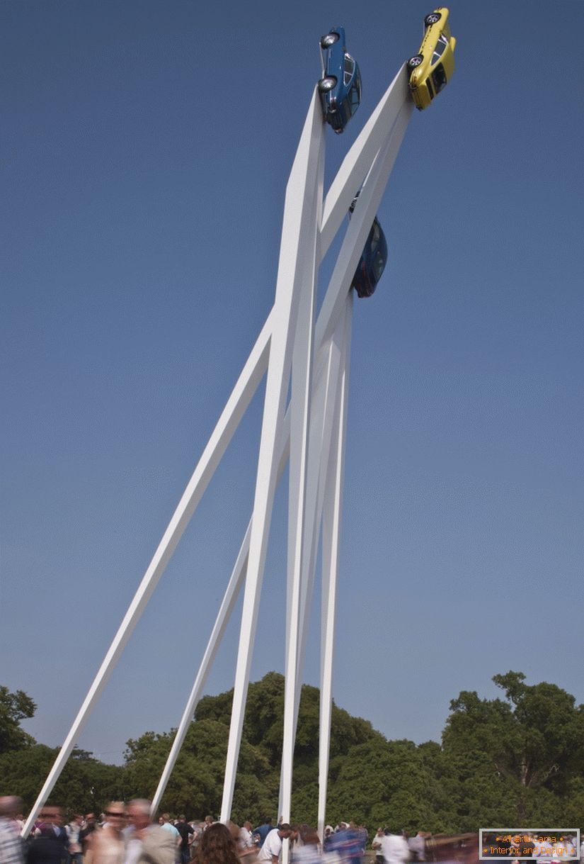 Скульптура літаючі Порше