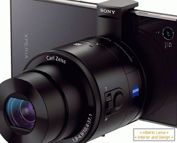 Sony Cyber-Shot QX об'єктив на смартфоне