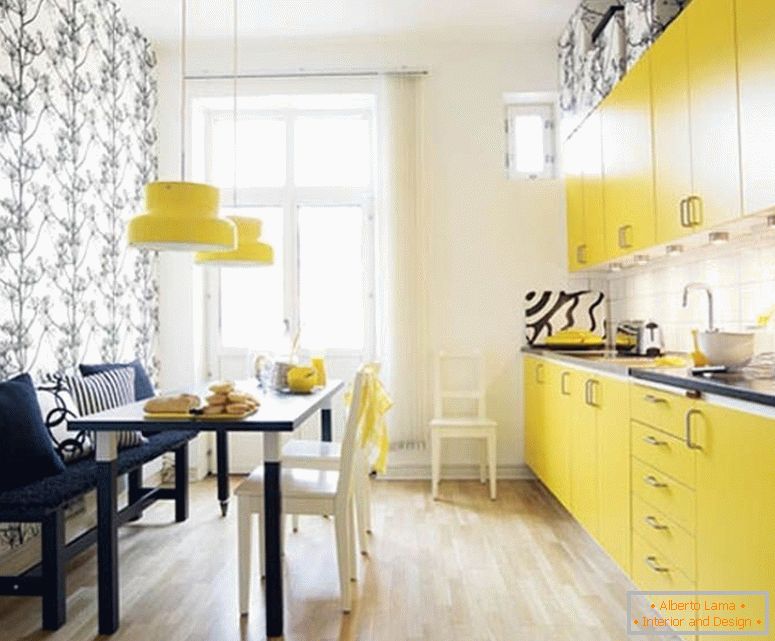 Кухня в жовтому кольорі