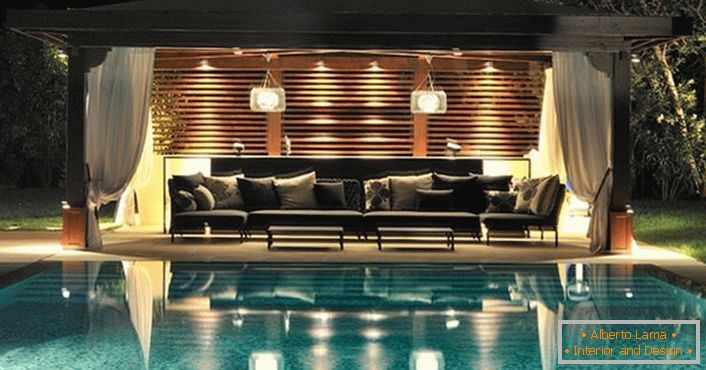Альтанка в стилі хай тек у басейну - комфортний відпочинок у сучасному інтер'єрі.