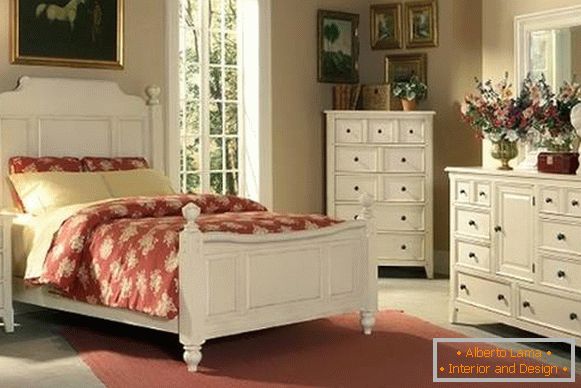 Меблевий гарнітур для спальні в стилі прованс