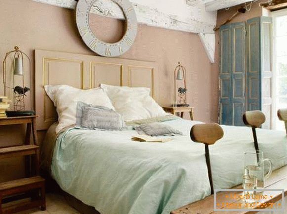 Маленька спальня в стилі прованс - фото креативного інтер'єру