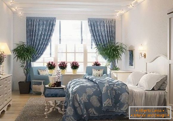 Романтична спальня прованс - фото дизайн в біло-блакитному кольорі