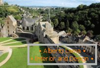 Старовинне місто-фортеця Фужер. Бретань, Франція