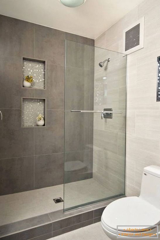 Скляні двері для душової - фото в інтер'єрі ванної
