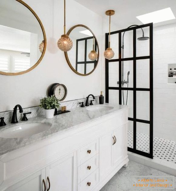 Стильні дизайн ванної кімнати зі скляними душовими дверима
