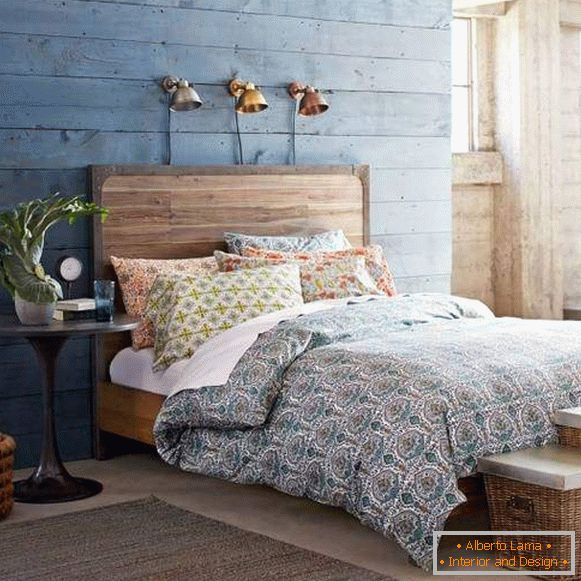 Красива спальня в стилі бохо і ретро