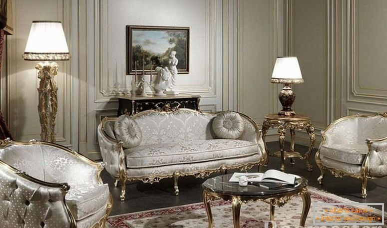 Кімната з розкішною світлими меблями і позолотою