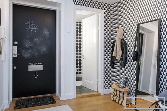 Чорно-білі шпалери для коридору в квартирі