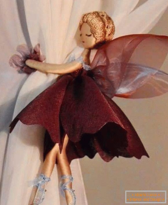 Тримач для дитячий штор дівчинка метелик