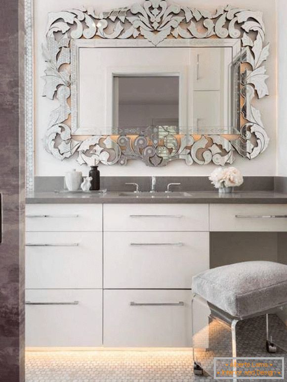 Декоративне дзеркало у ванній кімнаті фото дизайн