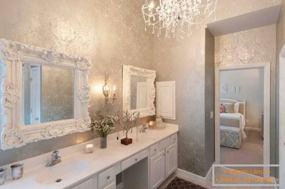 Класичні дзеркала для ванної з ліпний обробкою