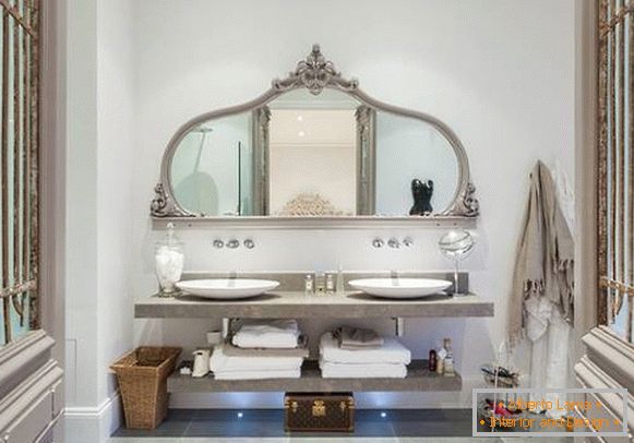 Шикарне велике дзеркало з полками в ванну кімнату