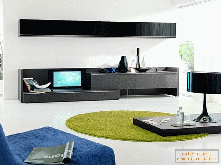 Меблі в стилі мінімалізм має лаконічні геометричні форми. Стильне стримане оформлення примітно відсутністю фурнітури. 